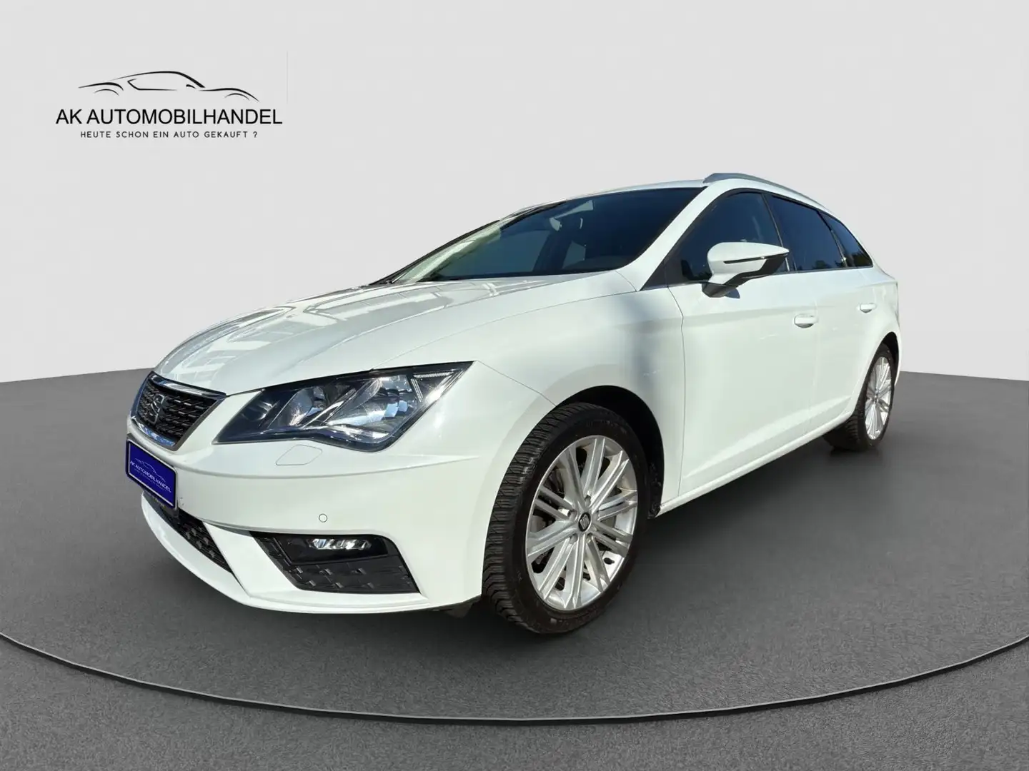 SEAT Leon ST Xcellence*NAVI*PDC*SHZ*APPLECAR*ALU Blanc - 1