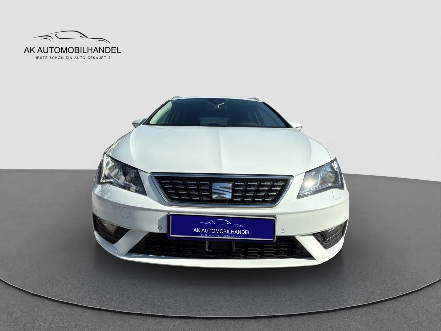 SEAT Leon ST Xcellence*NAVI*PDC*SHZ*APPLECAR*ALU Blanc - 2
