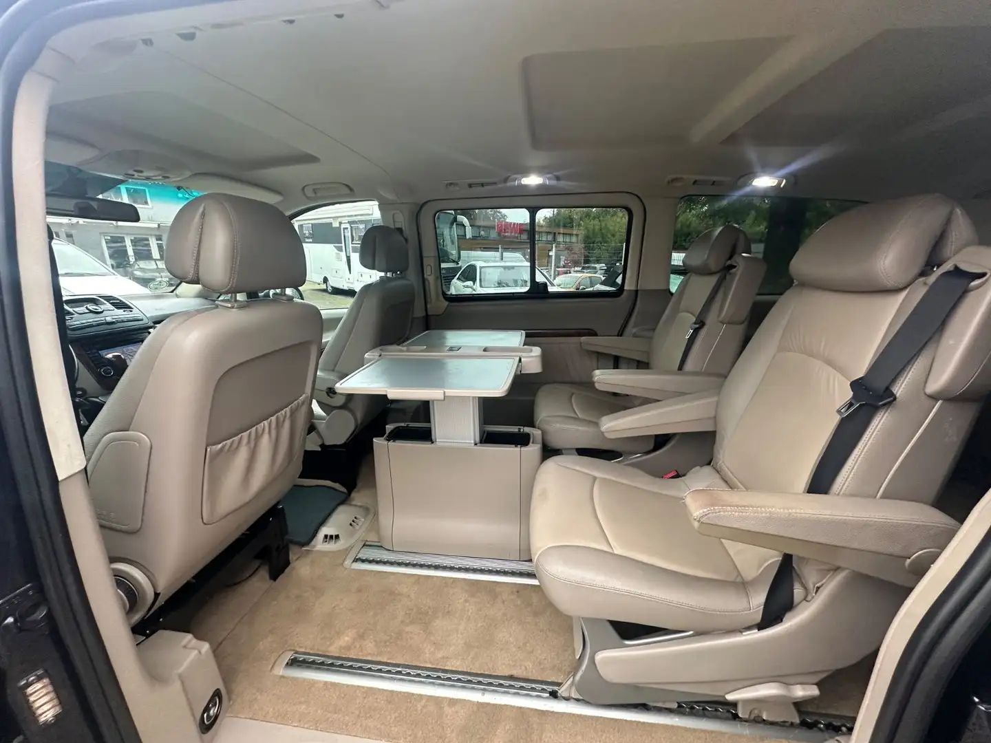 Mercedes-Benz Viano 3.0 CDI Ambiente lang / TISCH / 7-SITZER Schwarz - 2