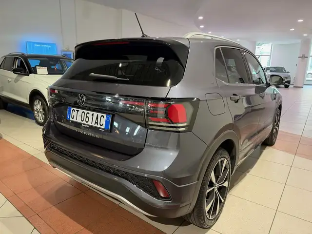 Volkswagen T-Cross view 5
