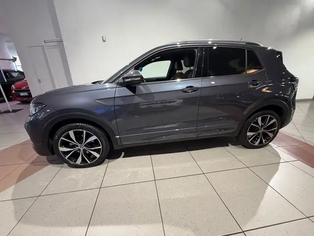 Volkswagen T-Cross view 2