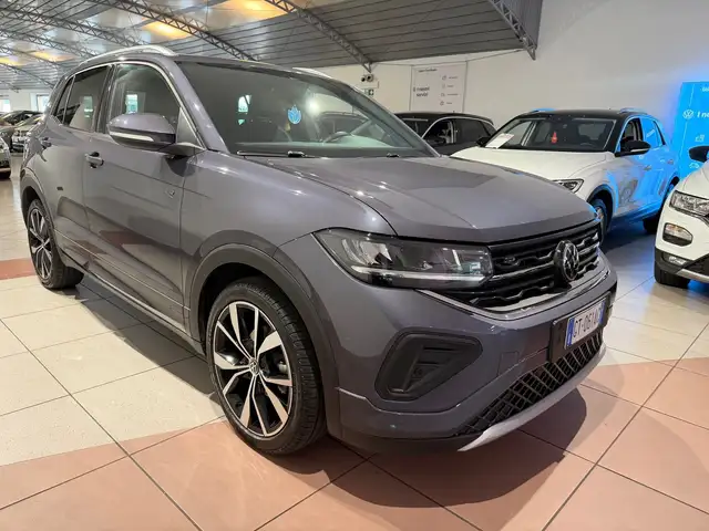 Volkswagen T-Cross view 6
