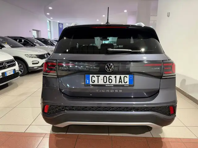 Volkswagen T-Cross view 4