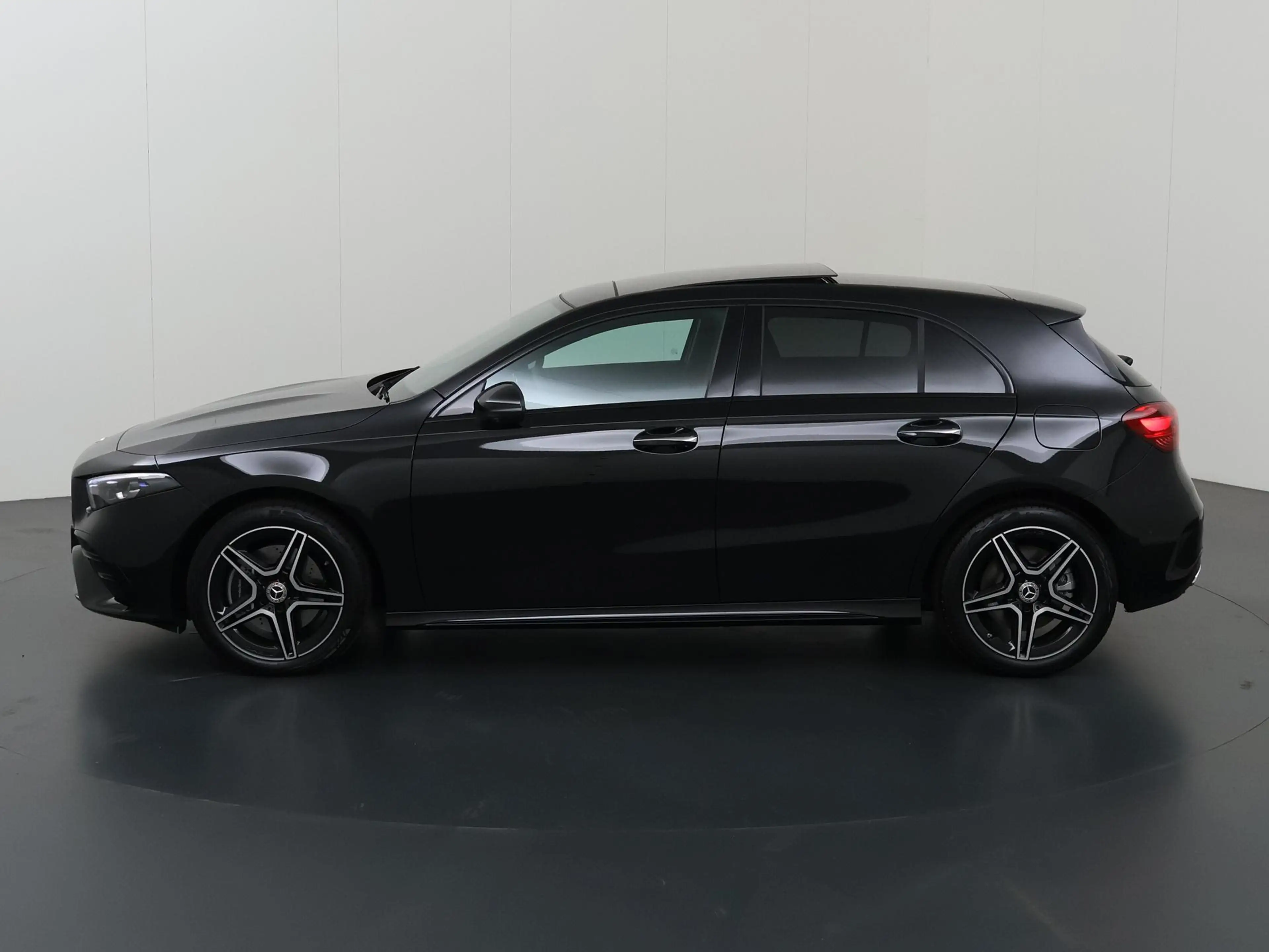 Mercedes-Benz A 250 250e Business Solution AMG | Panoramaschuifdak | P — photo 6