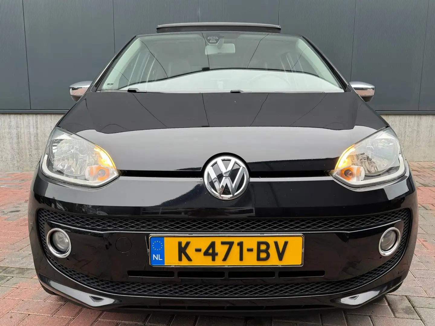 Volkswagen up! 1.0 high up! * Navi * Pano * Cruise * Leer * PDC * Zwart - 2