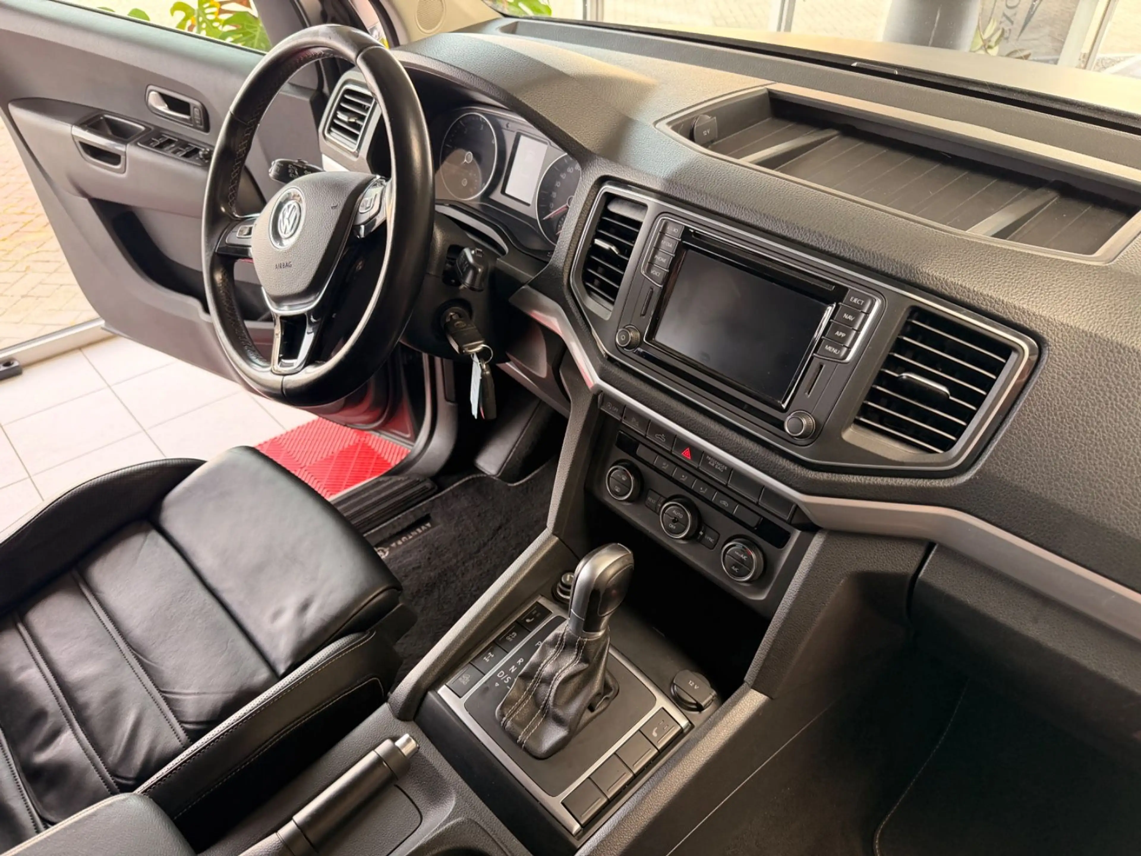Volkswagen Amarok Aventura Standheizung Diffsperre Matt — photo 14