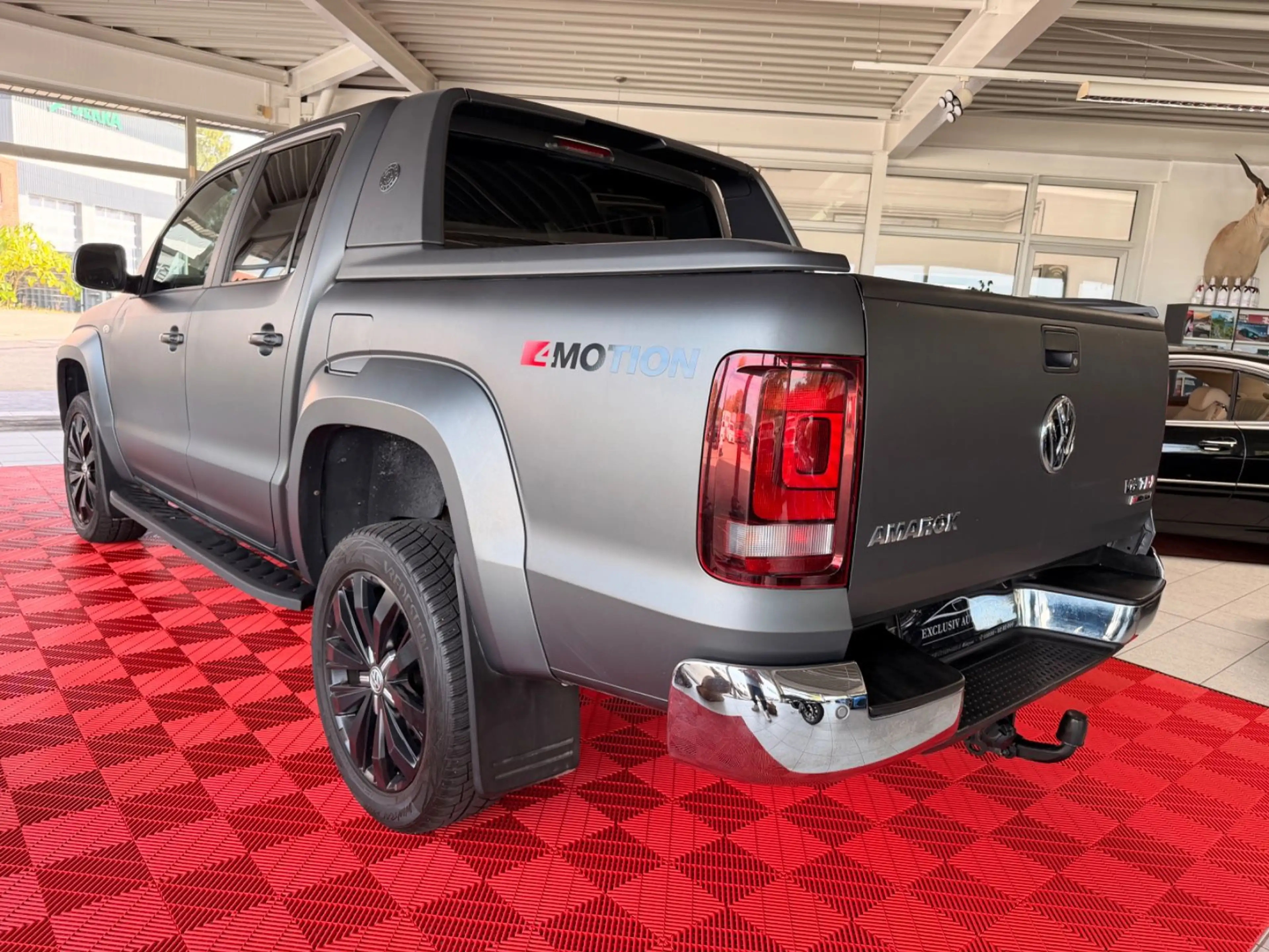 Volkswagen Amarok Aventura Standheizung Diffsperre Matt — photo 10