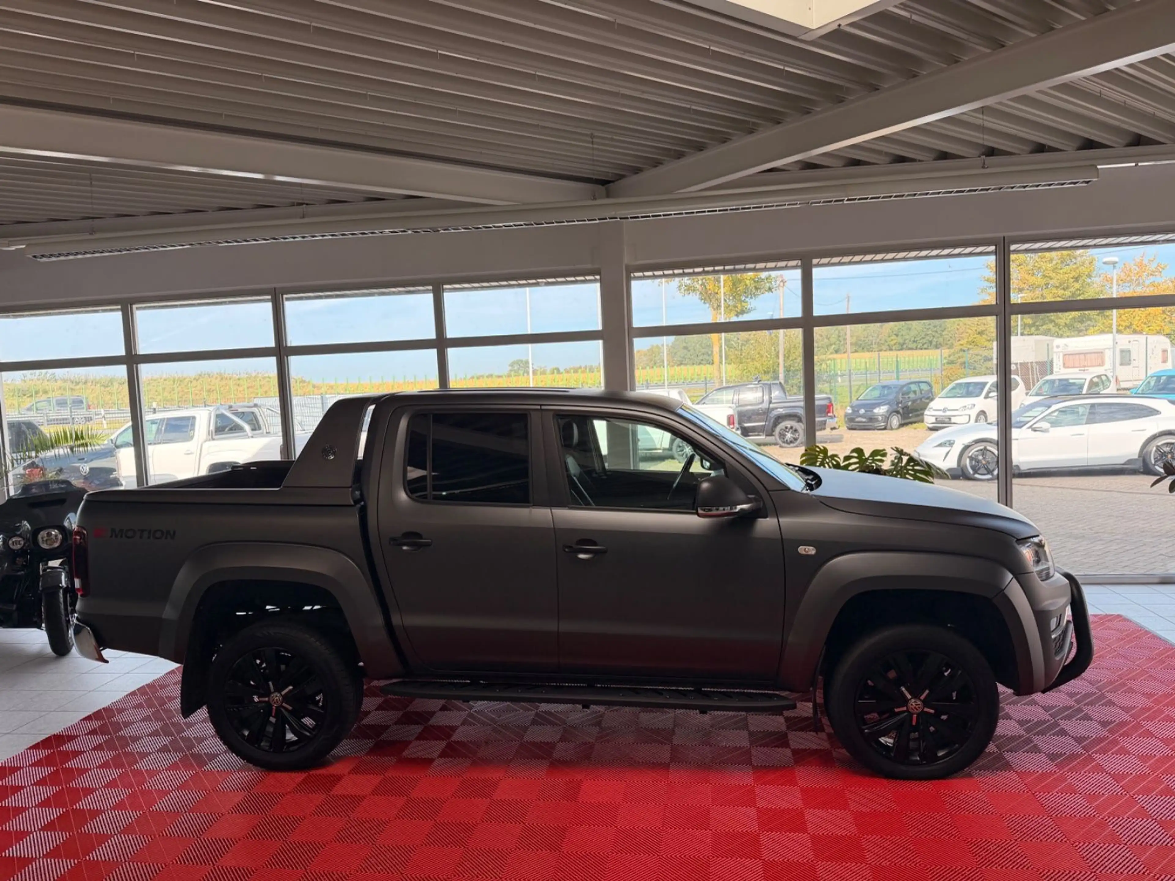Volkswagen Amarok Aventura Standheizung Diffsperre Matt — photo 6