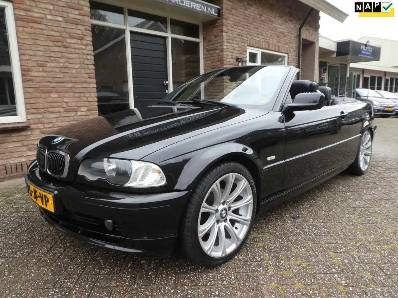 BMW 318 Cabriolet in Zwart tweedehands in GARDEREN voor € 7.950,-