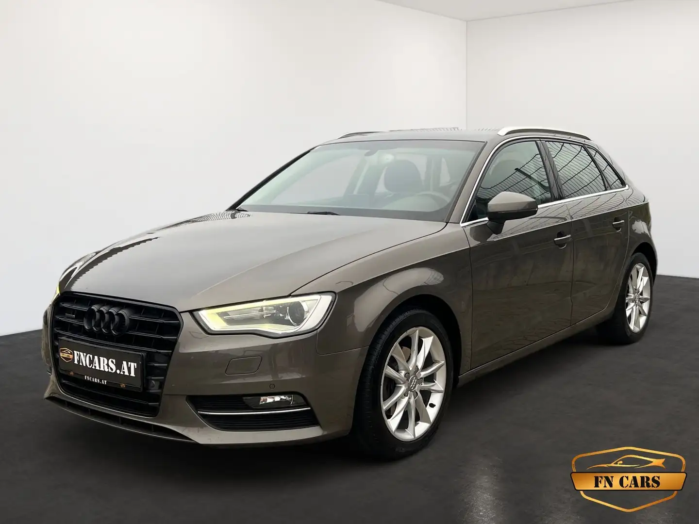 Audi A3 quattro 2,0 TDI Grau - 1