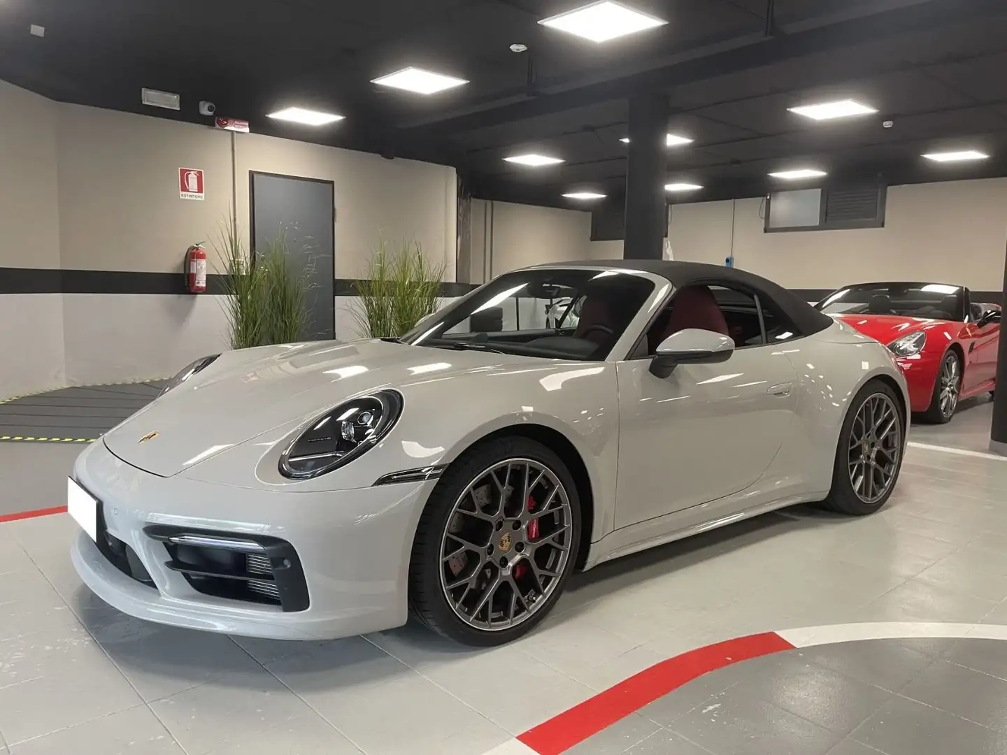 Porsche 992 911 Carrera 4S Cabriolet Gris - 2