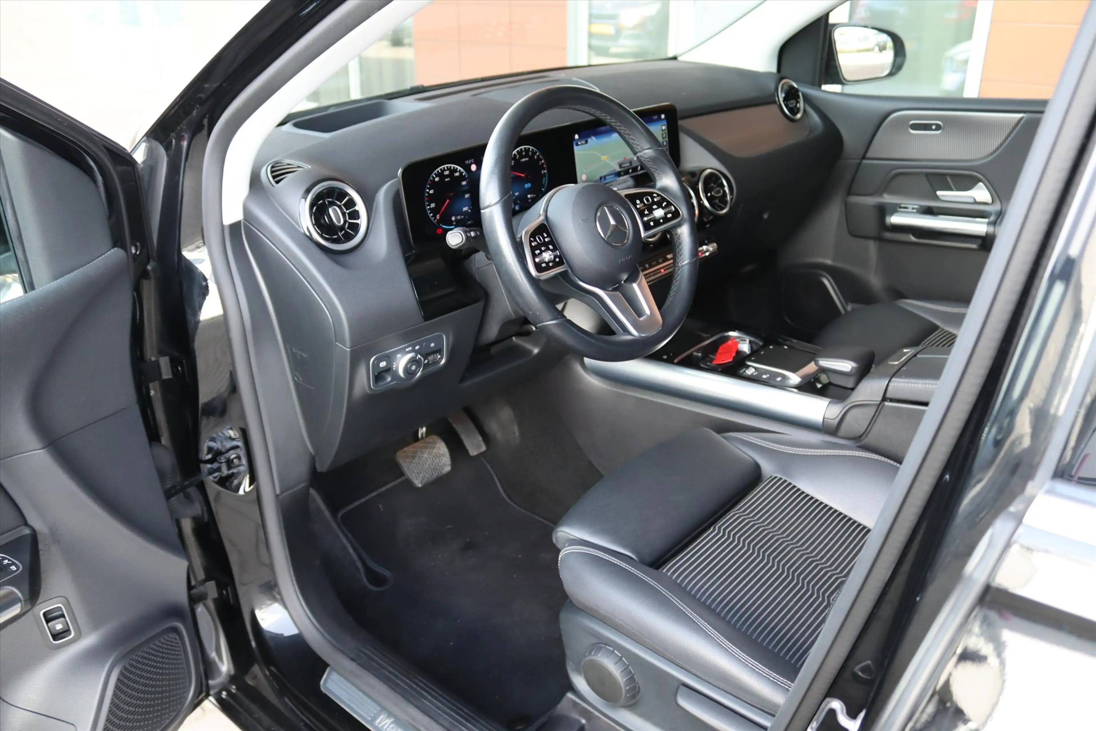 Mercedes-Benz B 250 B250e 218PK AUTOMAAT LUXURY LINE Navi | Head Up | — photo 5