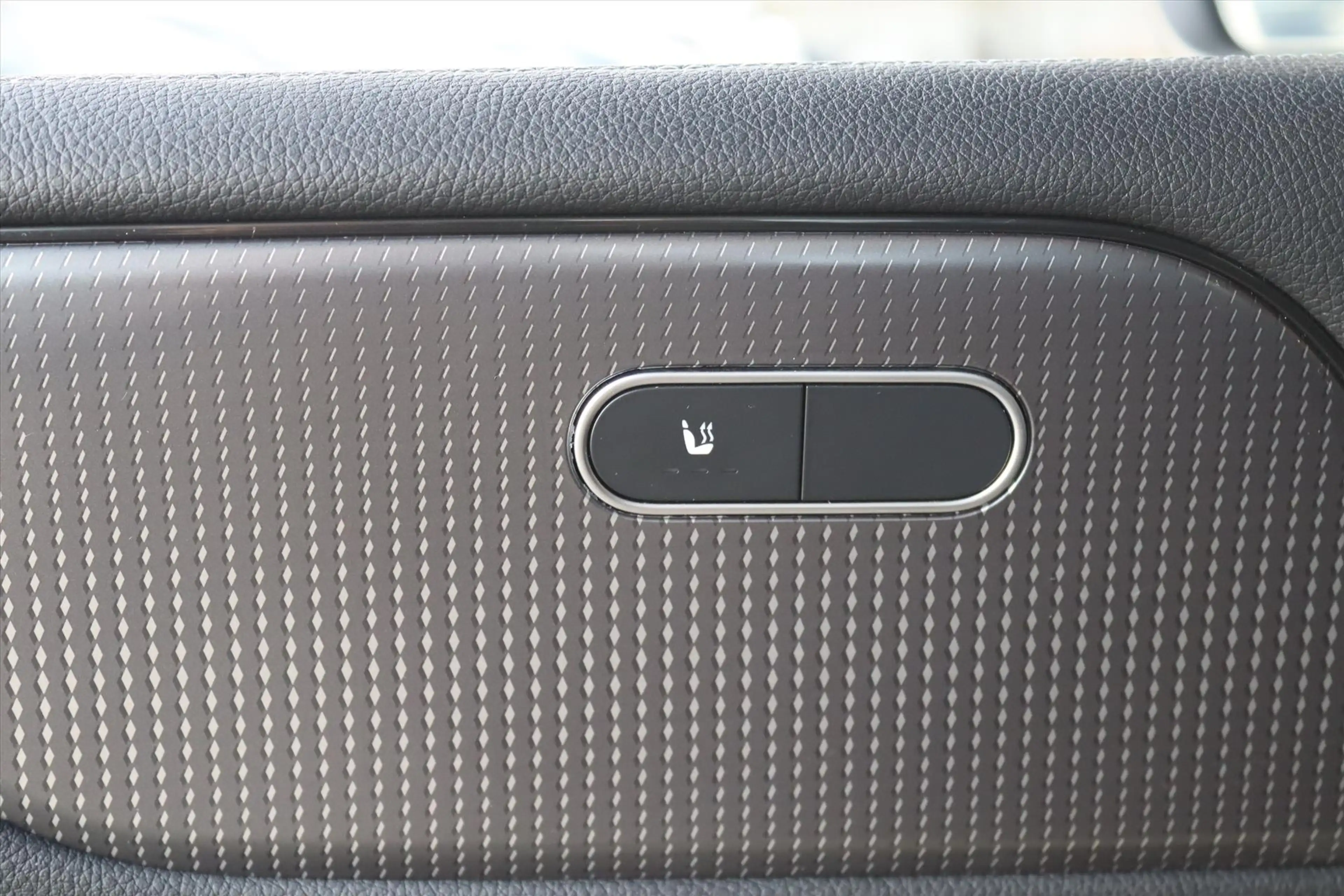 Mercedes-Benz B 250 B250e 218PK AUTOMAAT LUXURY LINE Navi | Head Up | — photo 35