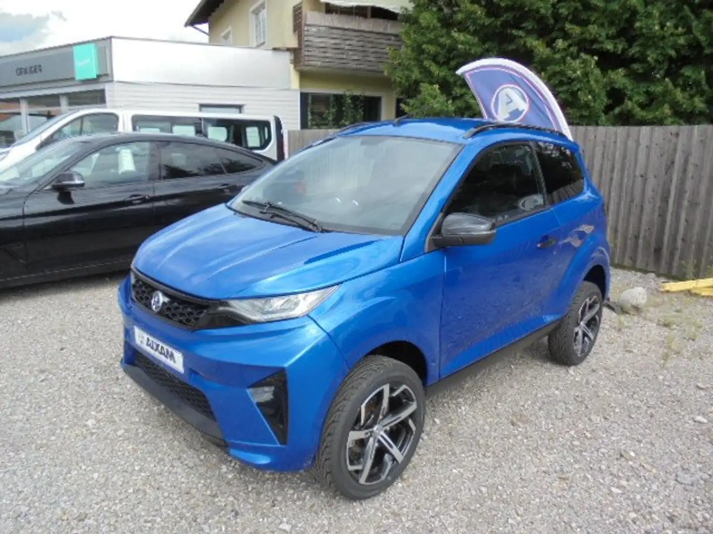 Aixam Crossover Premium mit Euro 5+ Zweizylinder Diesel und ABS Blau - 2