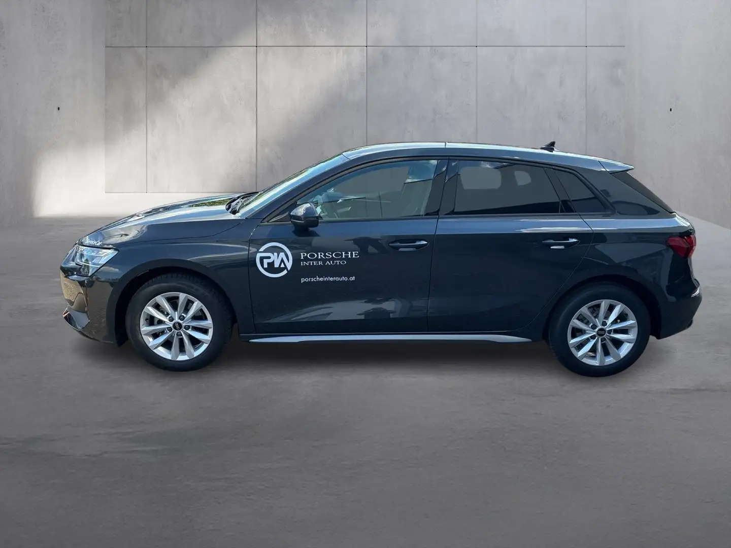 Audi A3 30 TFSI Grau - 2