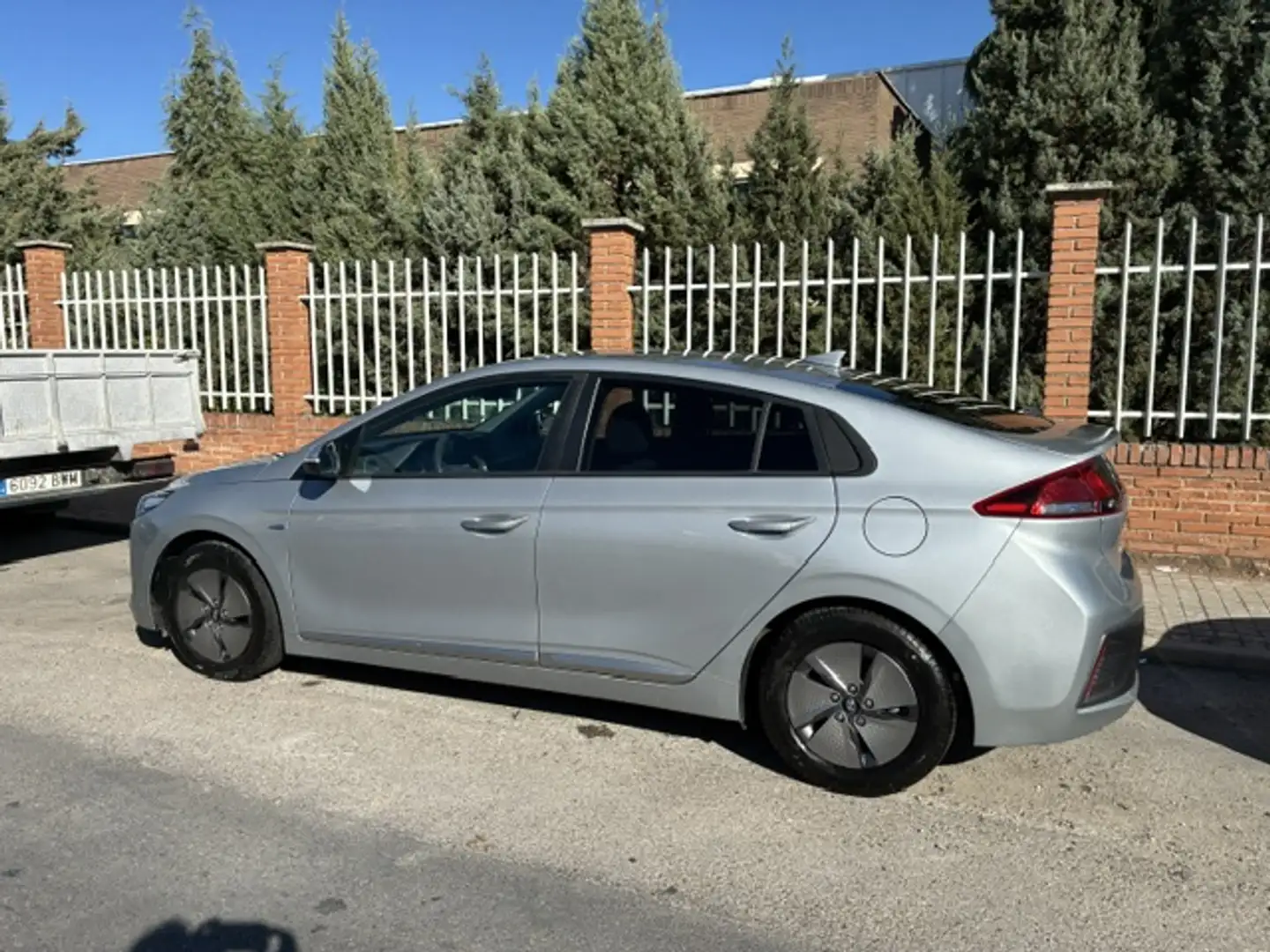 Hyundai IONIQ HEV 1.6 GDI Style Gris - 1