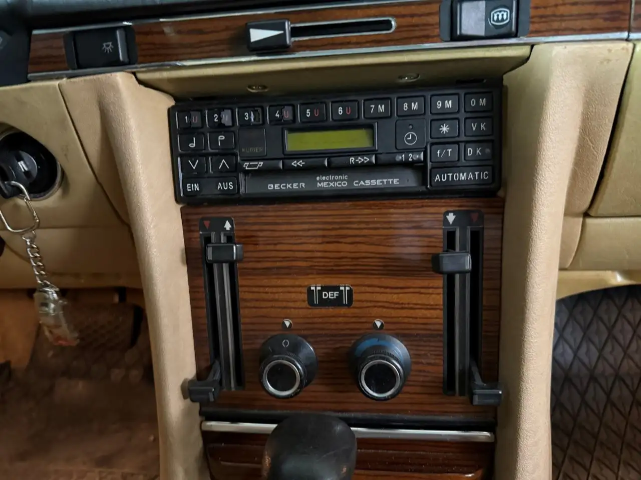 Mercedes-Benz 500 SL R107 BVA, foto 12