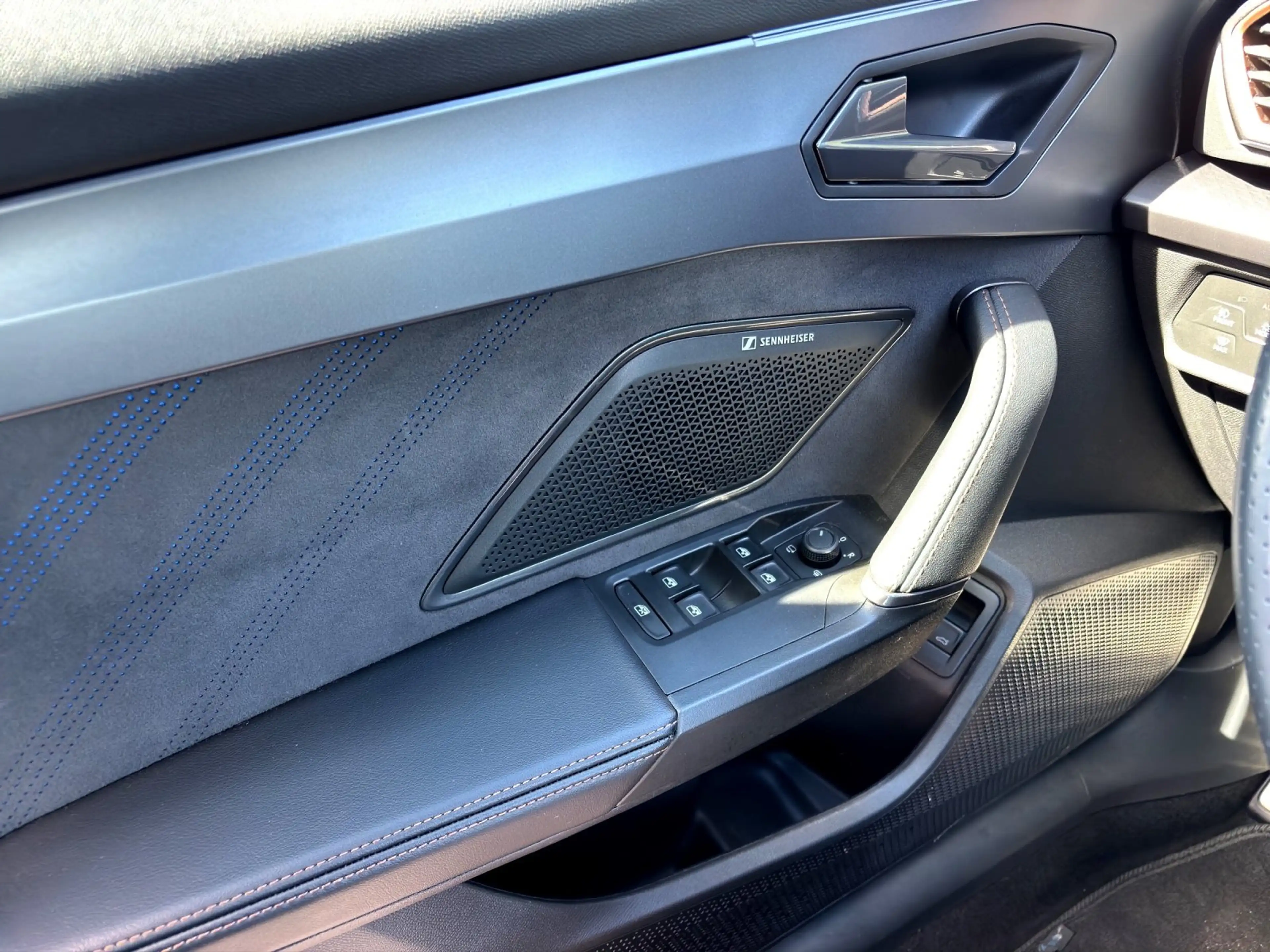 CUPRA Leon Sportstourer 1.5 eTSI DSG VZ — photo 11