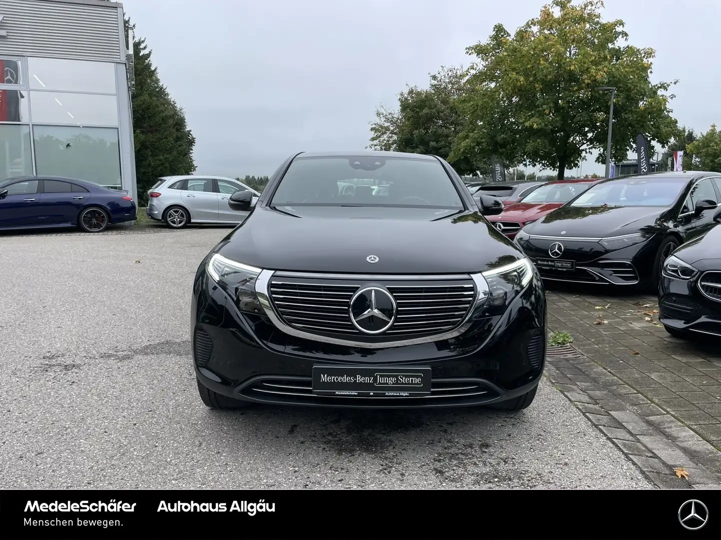 Mercedes-Benz EQC 400 EQC 400 4M Distro AHK MLed HuD Keyless Kam Memo Zwart - 2