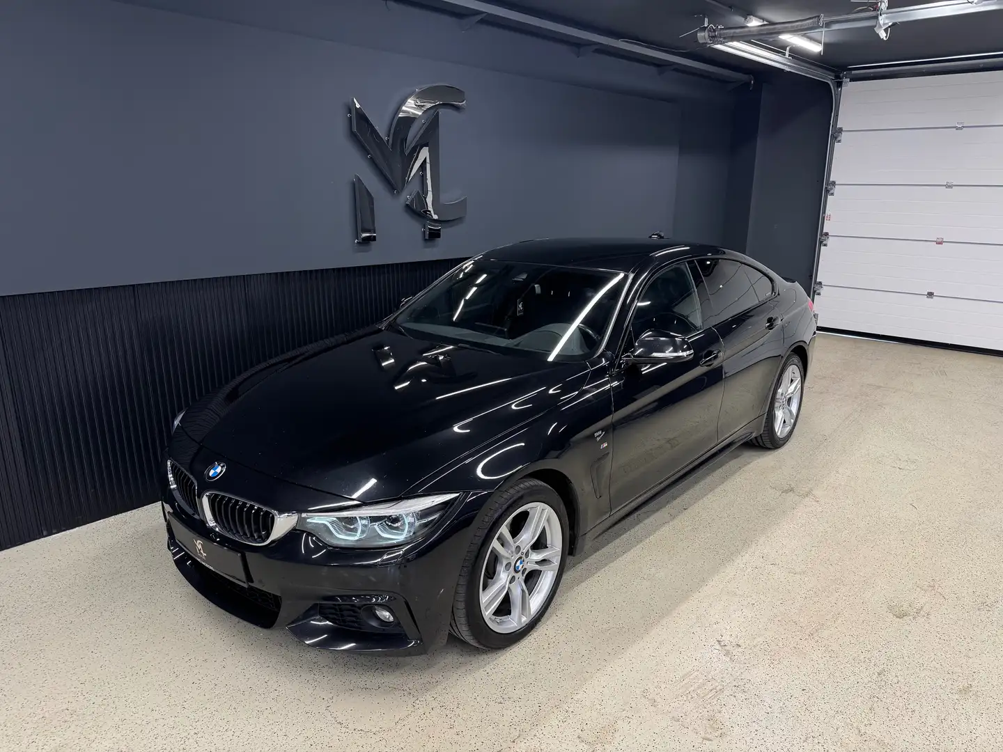 BMW 420 420d xDRIVE`M-PAKET`LED`LCI`DIGI-TACHO`RFK`HUD Schwarz - 1