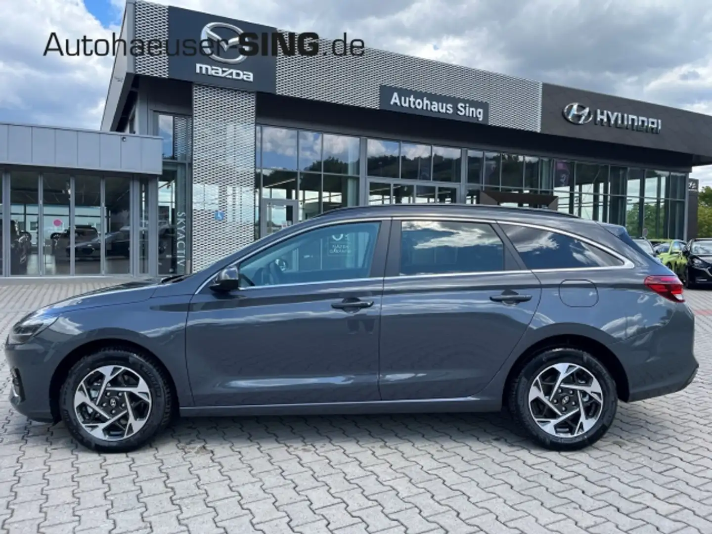 Hyundai i30 cw Kombi Automatik M-Hybrid Klima LED Kamera Grau - 2