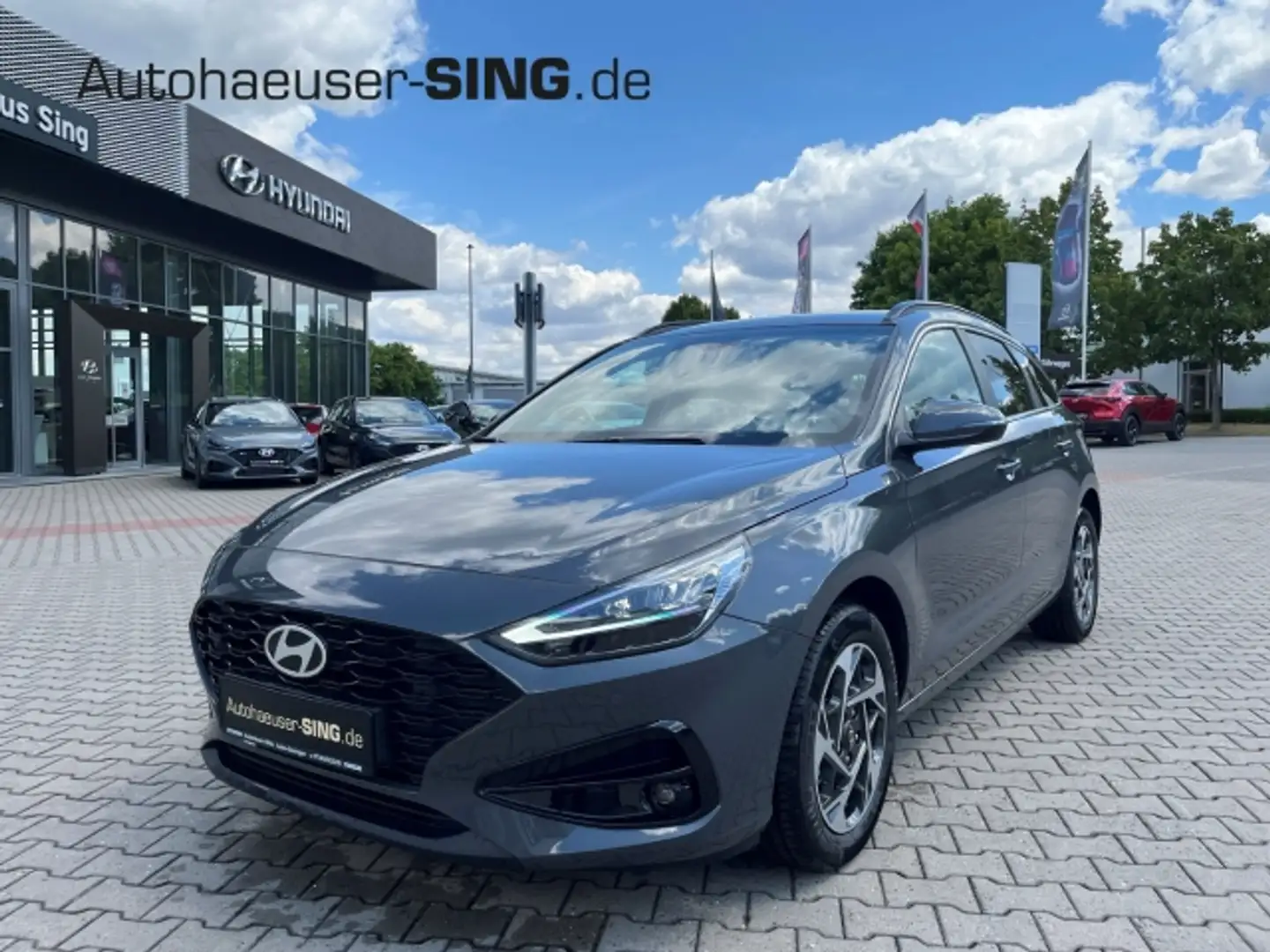 Hyundai i30 cw Kombi Automatik M-Hybrid Klima LED Kamera Grau - 1