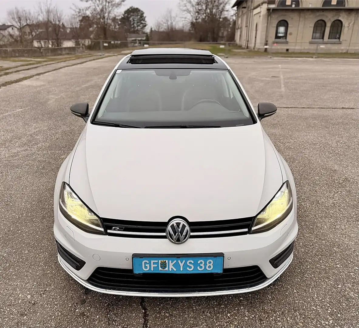 Volkswagen Golf Highline 2,0 TDI DSG R-Line *Pano* Schwarz - 2