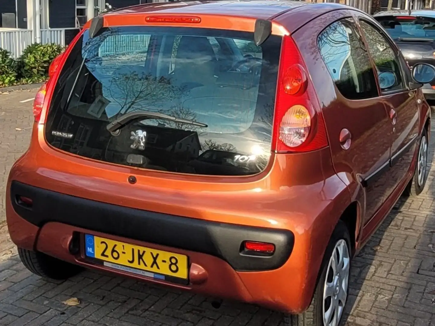 Peugeot 107 1.0 Oranje - 2