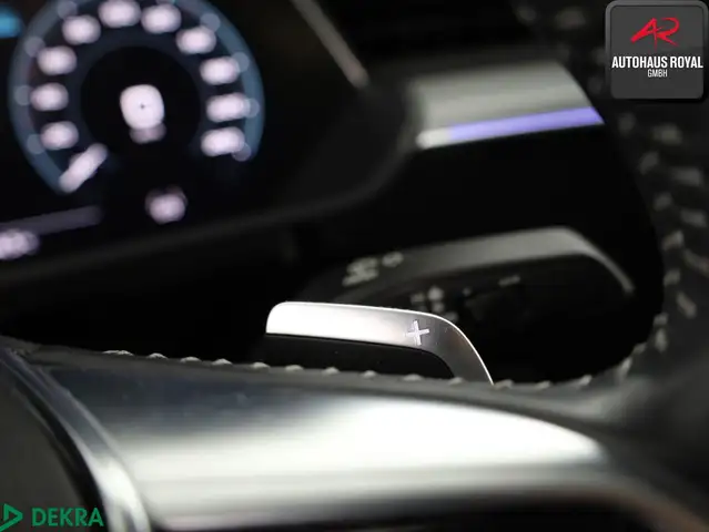 Audi E-Tron view 20