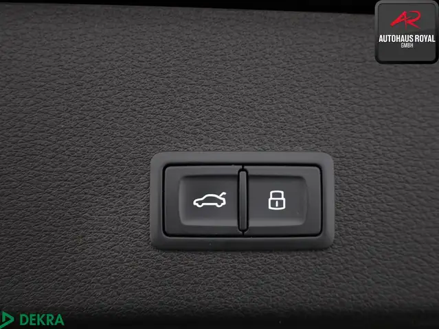 Audi E-Tron view 28