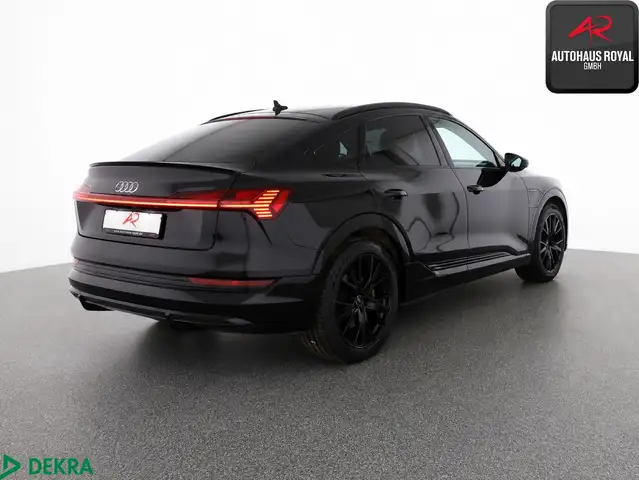 Audi E-Tron view 5