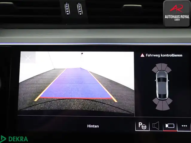Audi E-Tron view 22