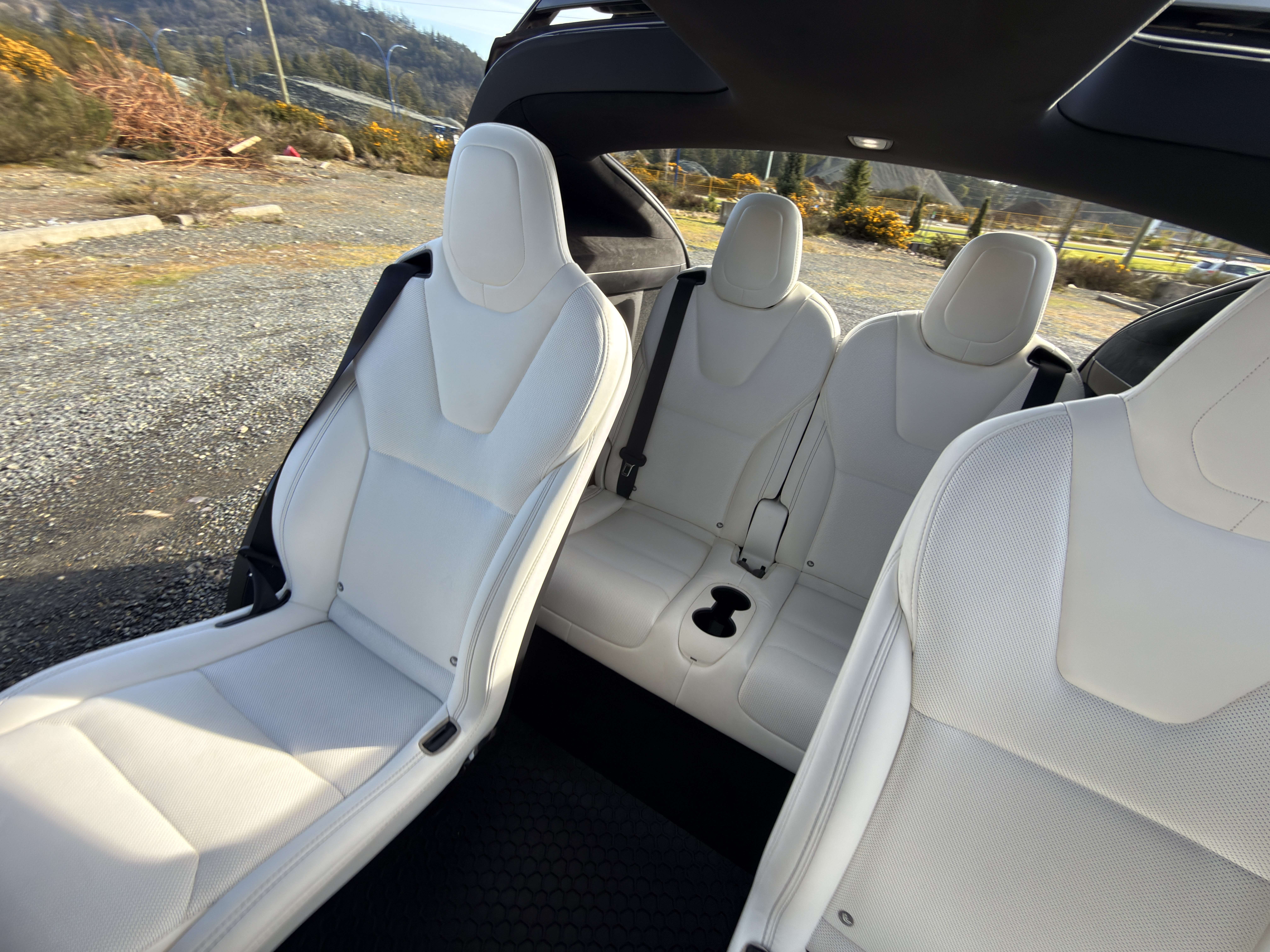 2018 Tesla Model X 75D AWD thumb 29