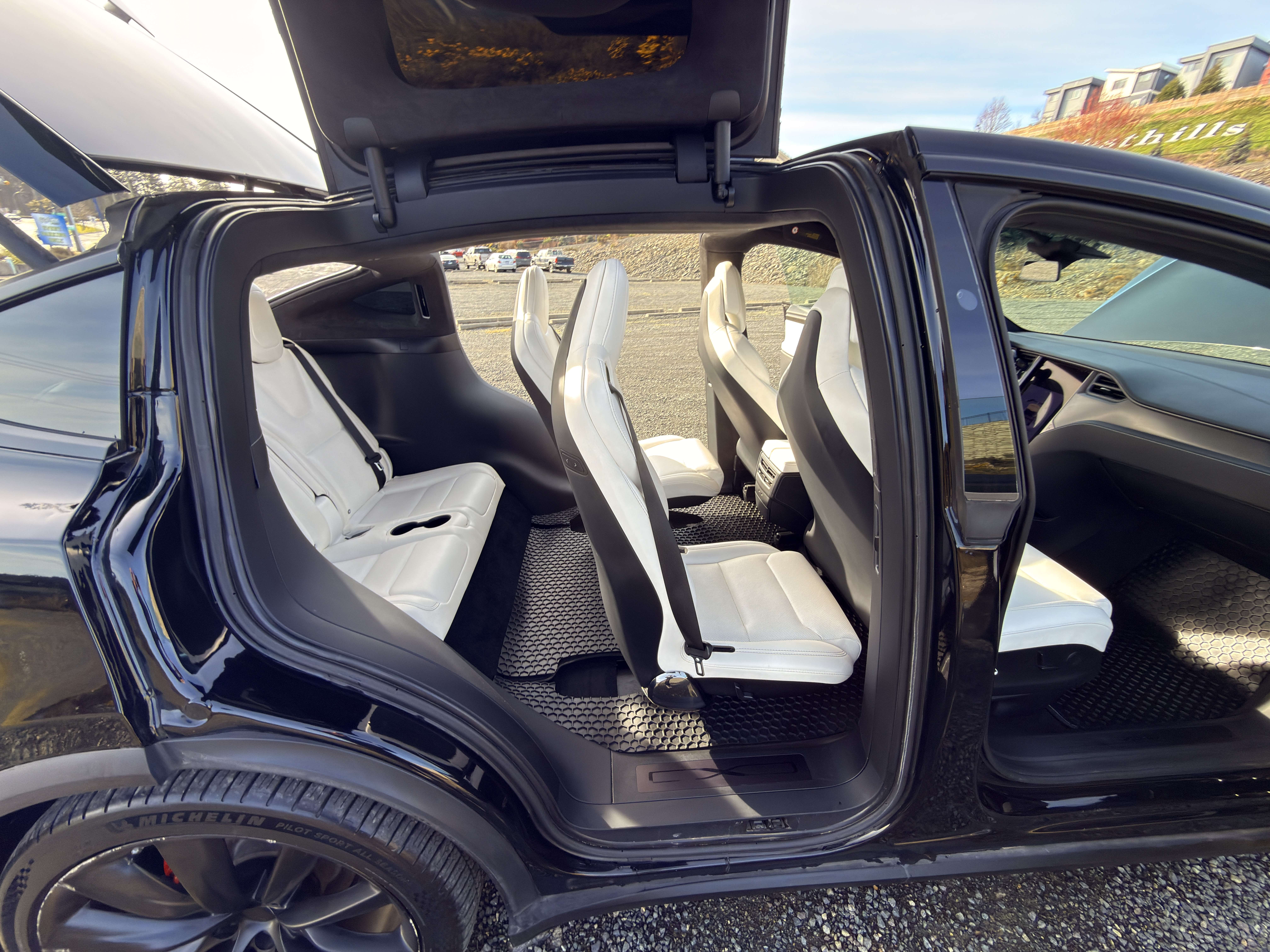 2018 Tesla Model X 75D AWD thumb 25