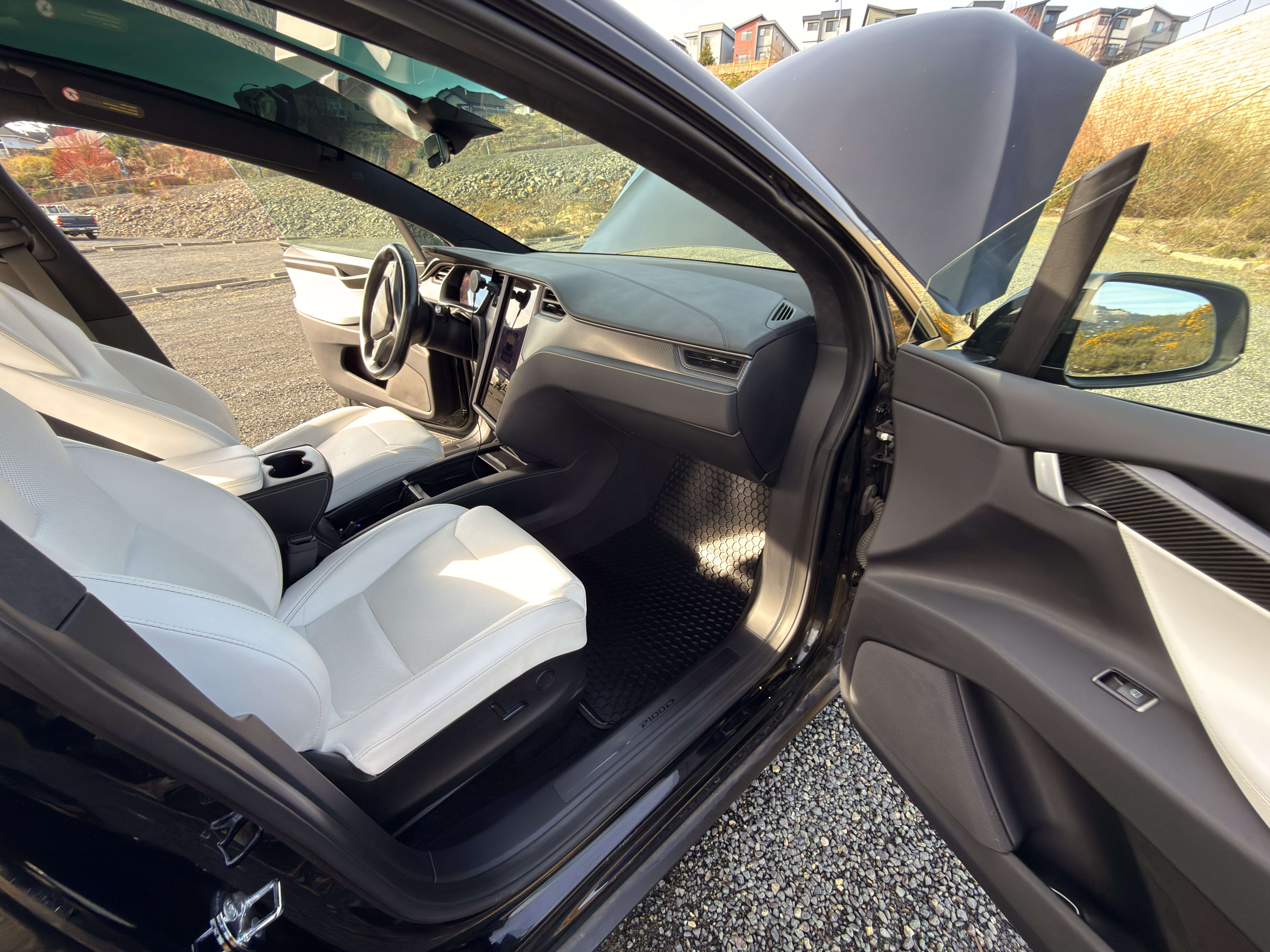 2018 Tesla Model X 75D AWD thumb 23