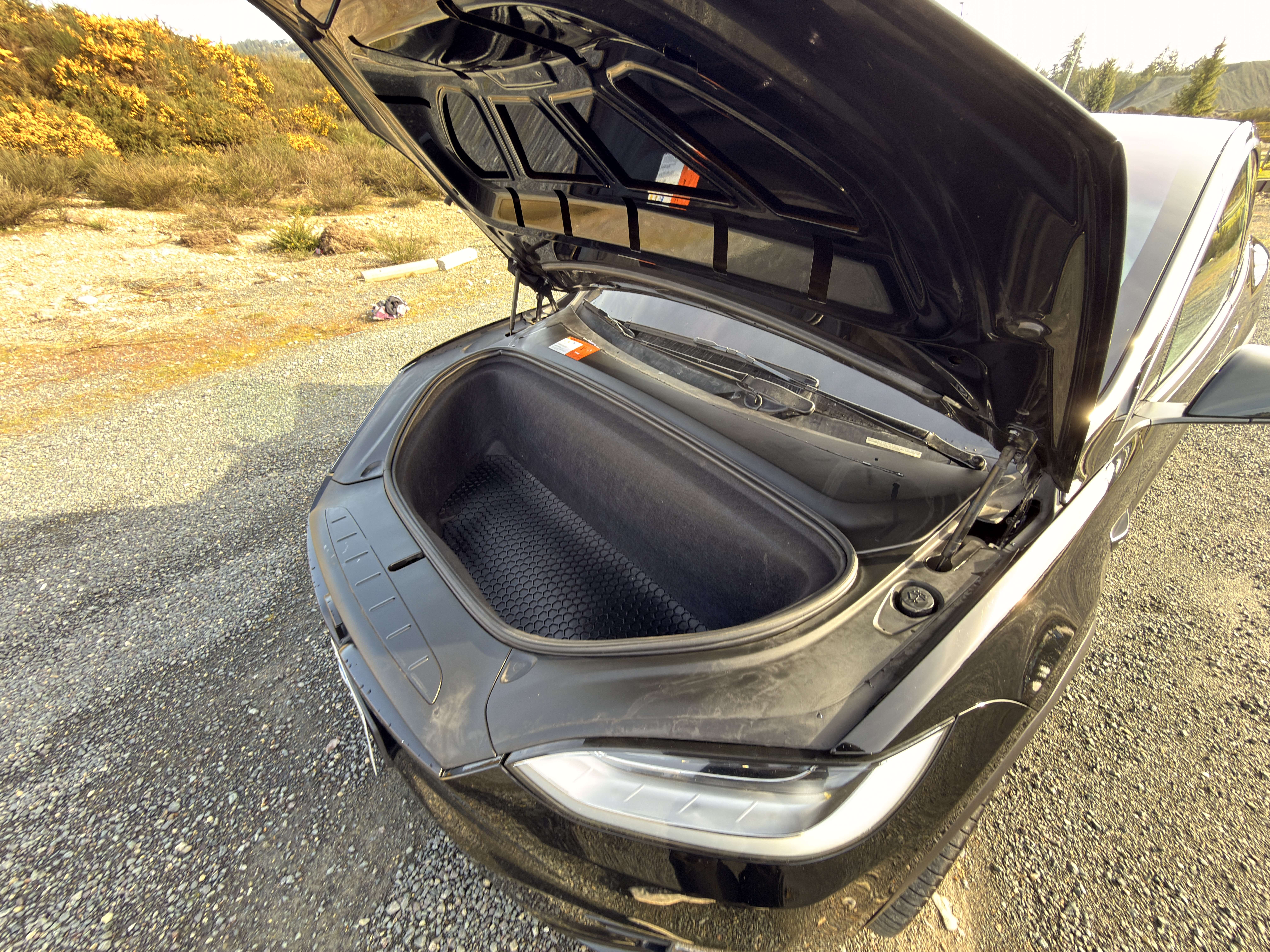 2018 Tesla Model X 75D AWD thumb 14