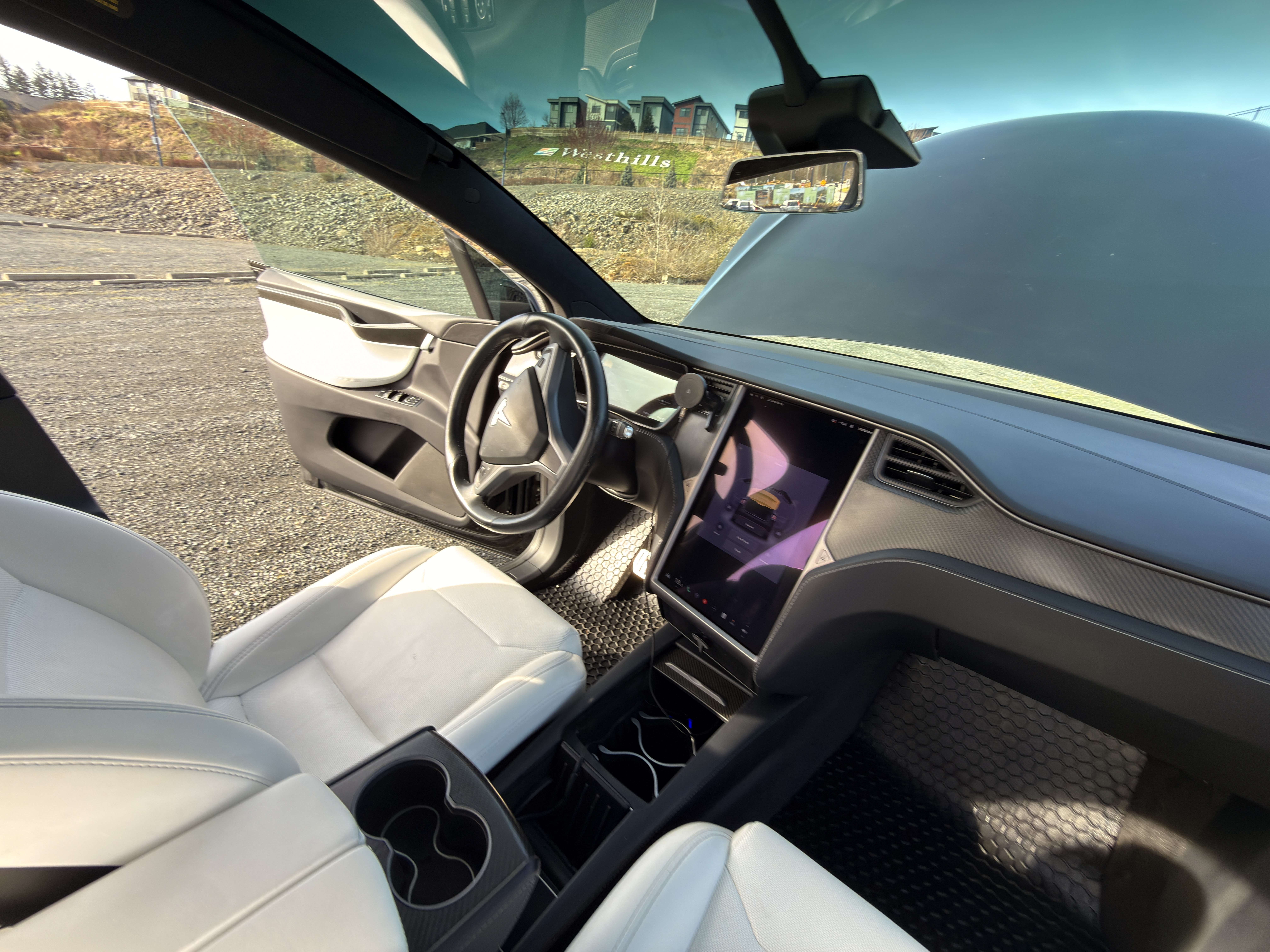 2018 Tesla Model X 75D AWD thumb 19