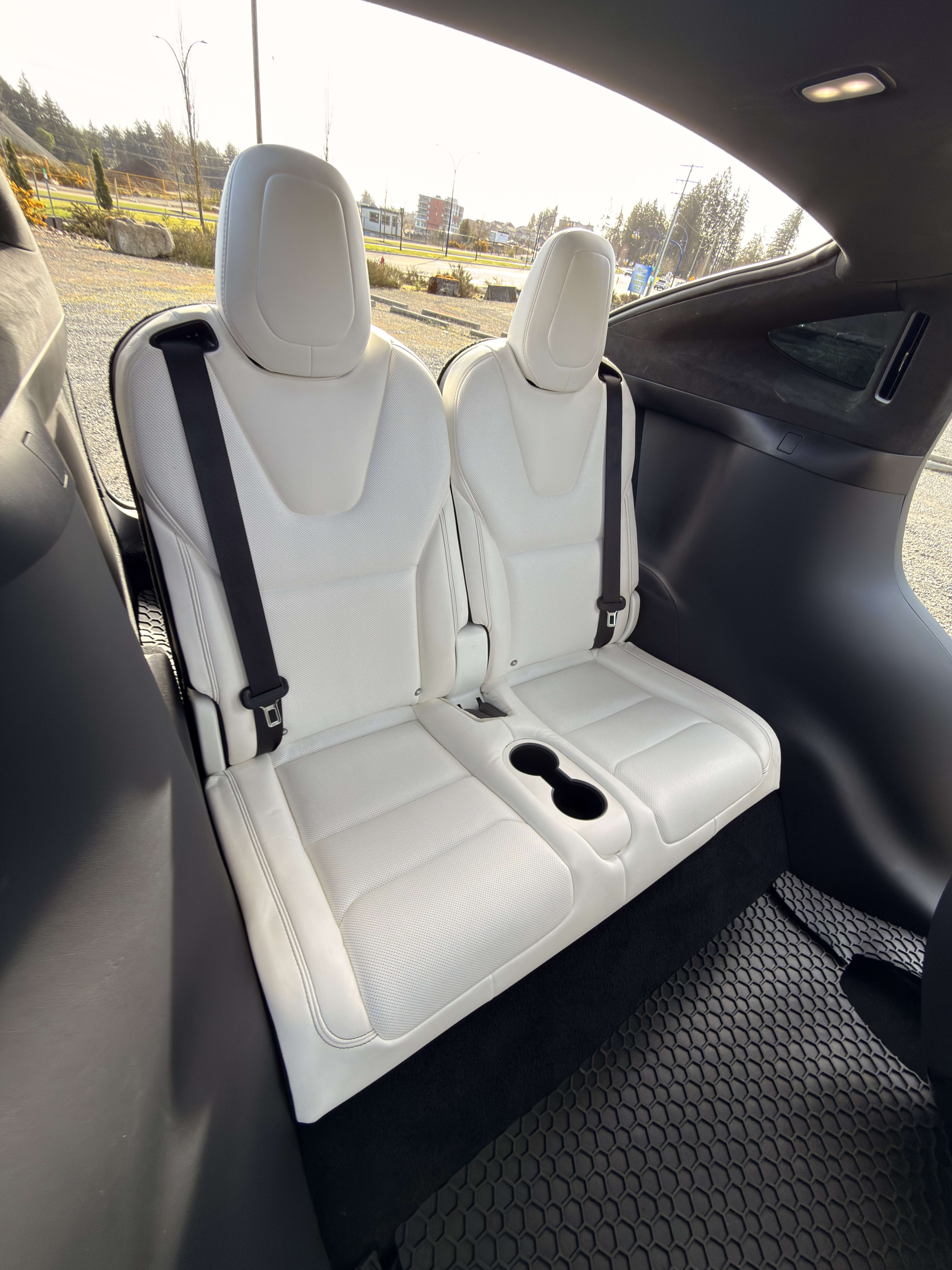 2018 Tesla Model X 75D AWD thumb 24