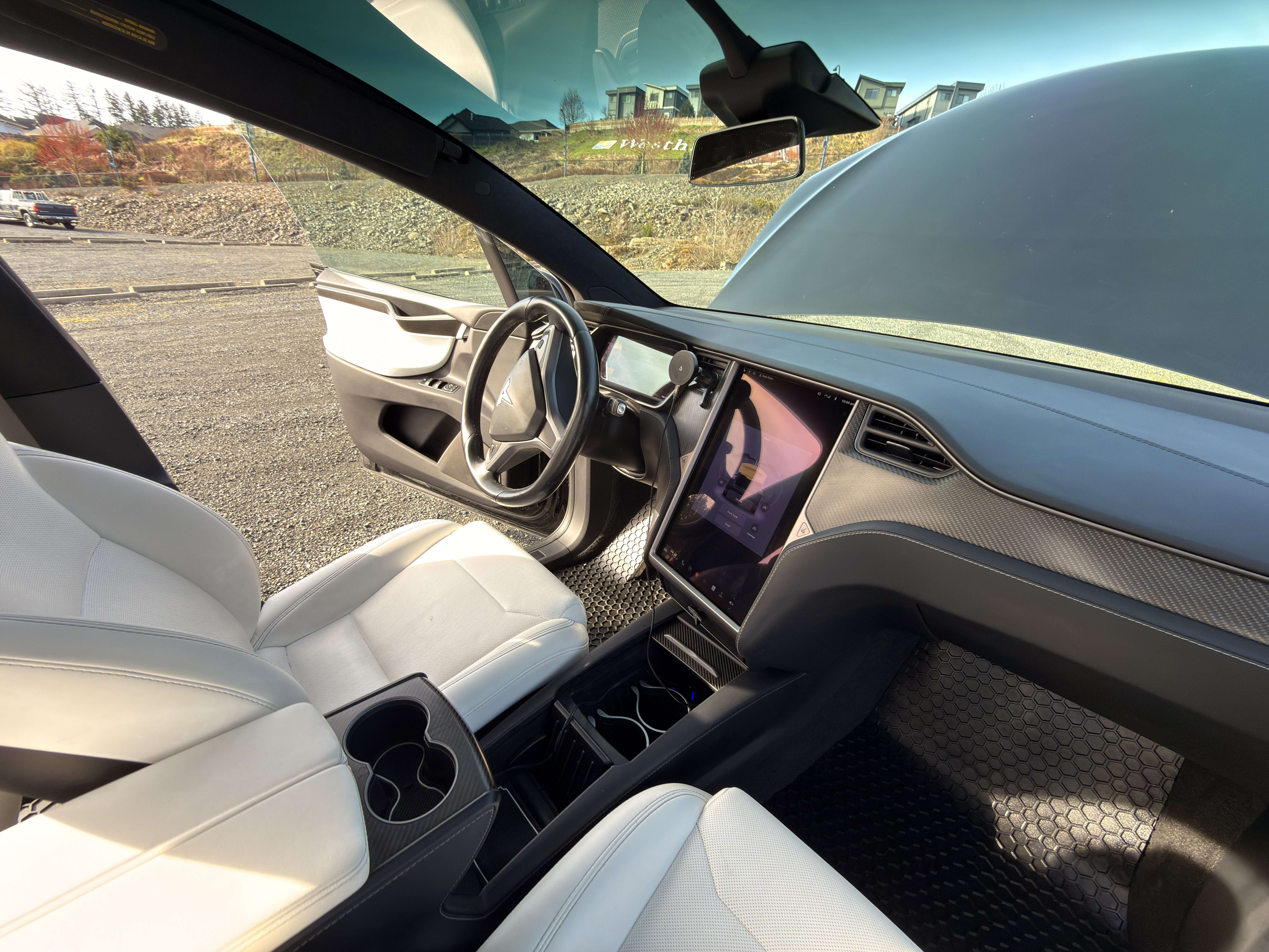2018 Tesla Model X 75D AWD thumb 20