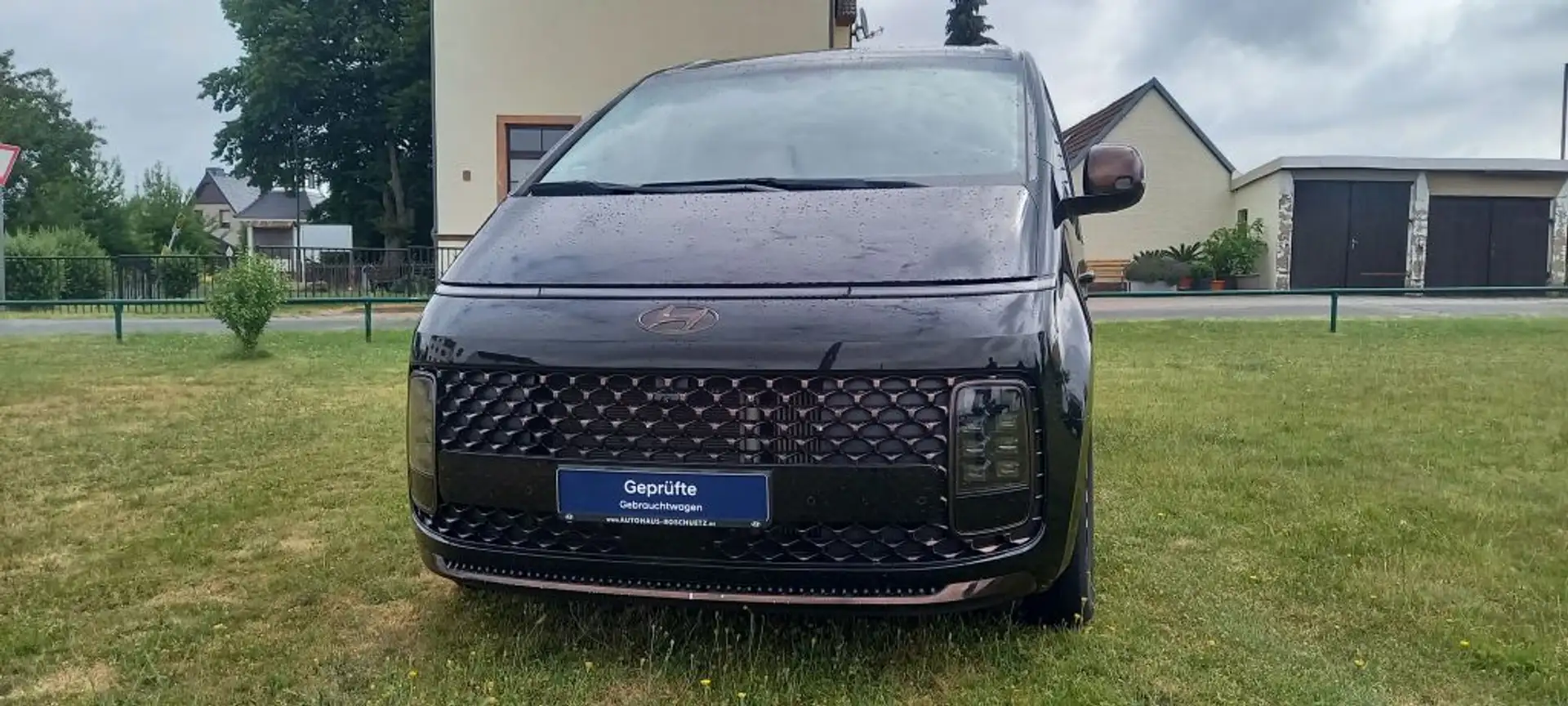 Hyundai STARIA 2.2 CRDi Allrad Signature - 1