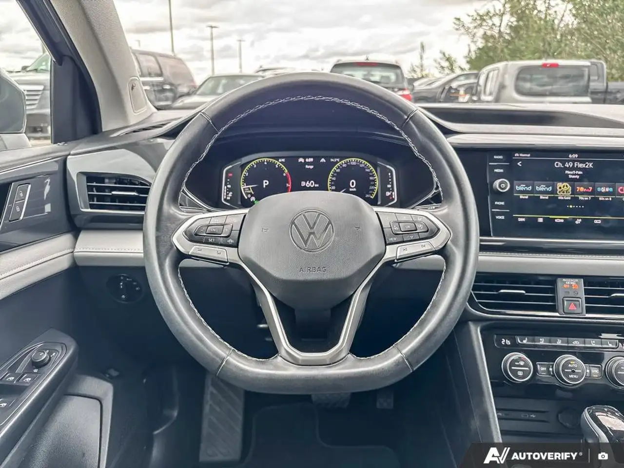 Volkswagen Taos снимка Volkswagen Taos