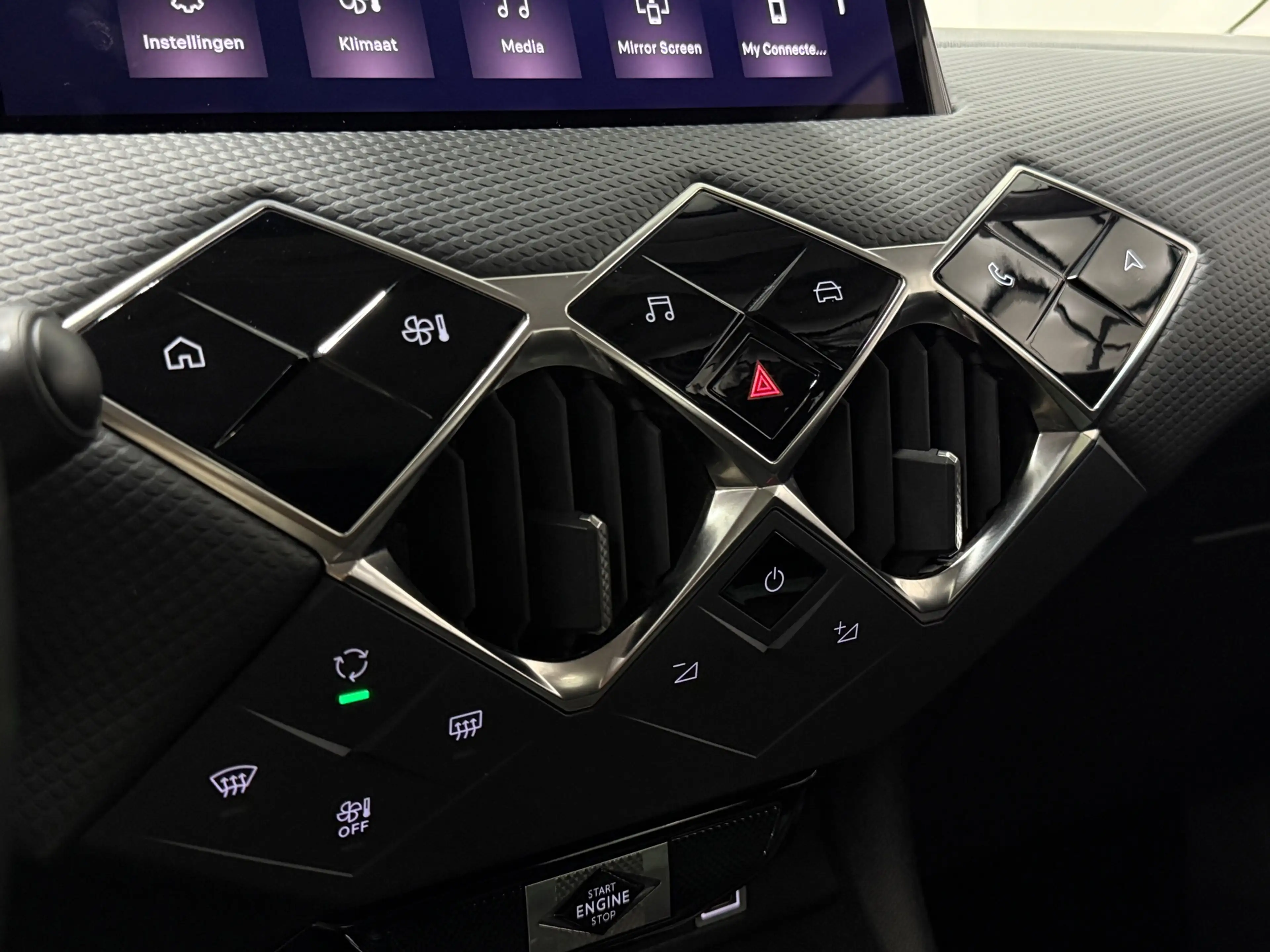 DS Automobiles DS 3 Crossback 1.2 PureTech Bastille 100pk Bastille Leder NAVI 10 — photo 18