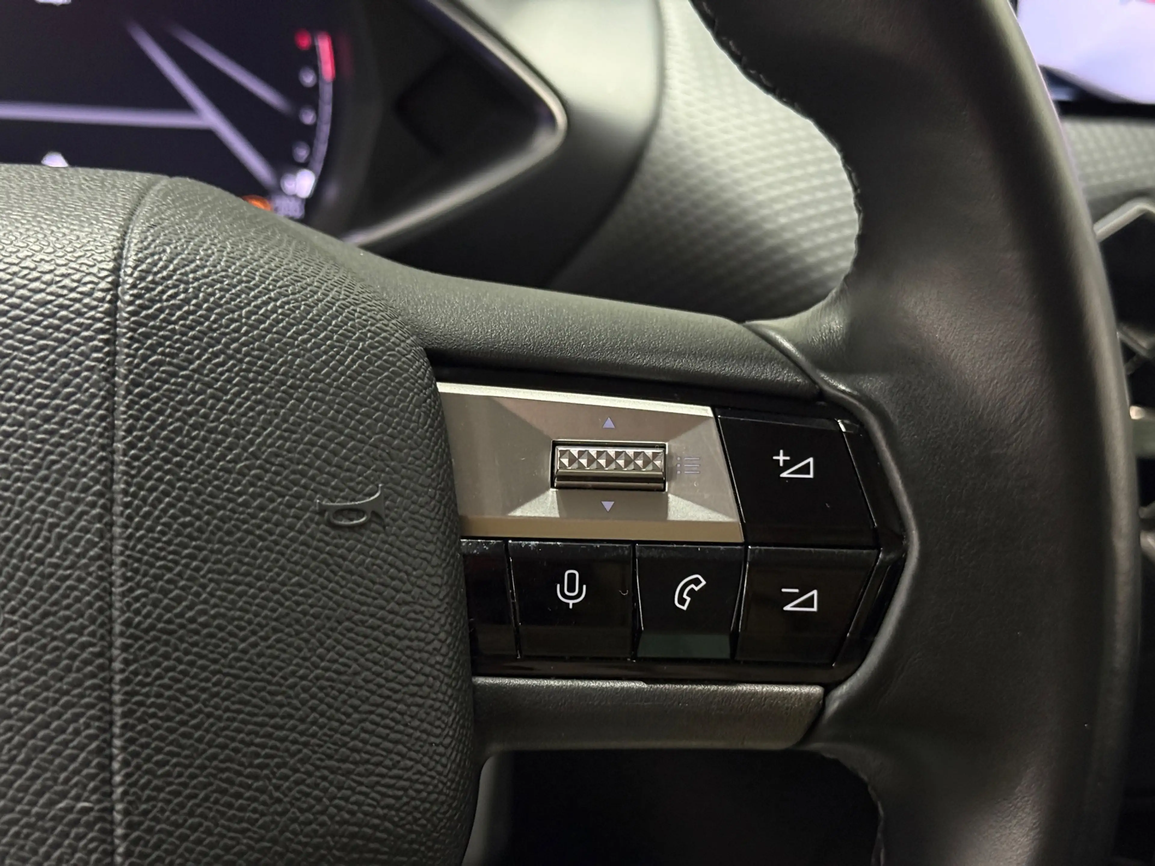 DS Automobiles DS 3 Crossback 1.2 PureTech Bastille 100pk Bastille Leder NAVI 10 — photo 15