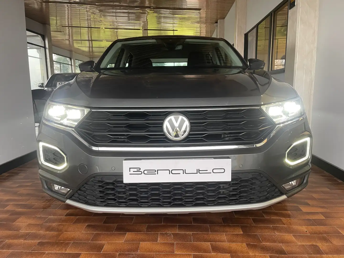 Volkswagen T-Roc 1.0 tsi Advanced RETROCAMERA/APPLECARPLAY/GOMME 4S Grau - 2