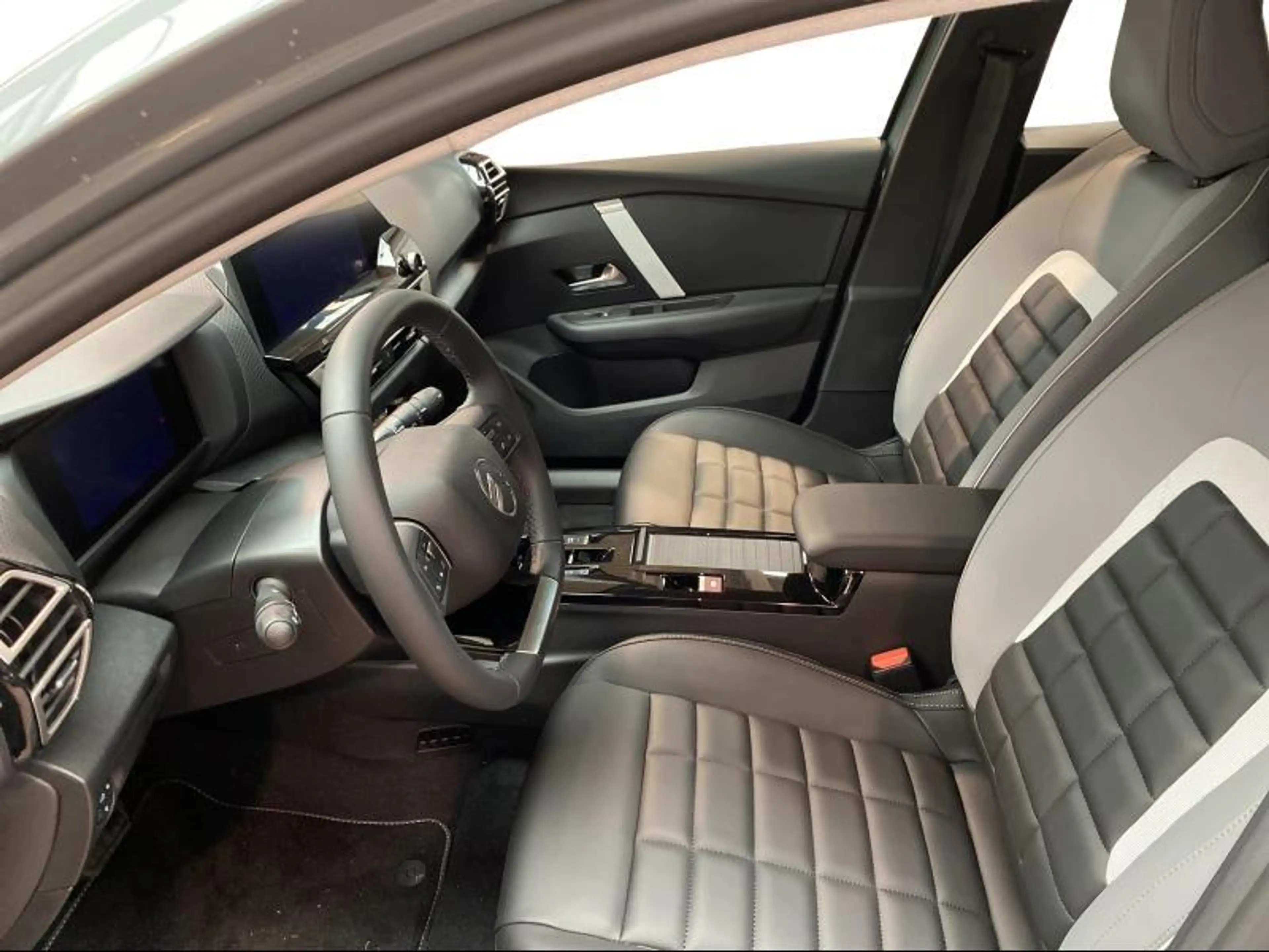 Citroen C4 MAX | Electric Extended Range — photo 11