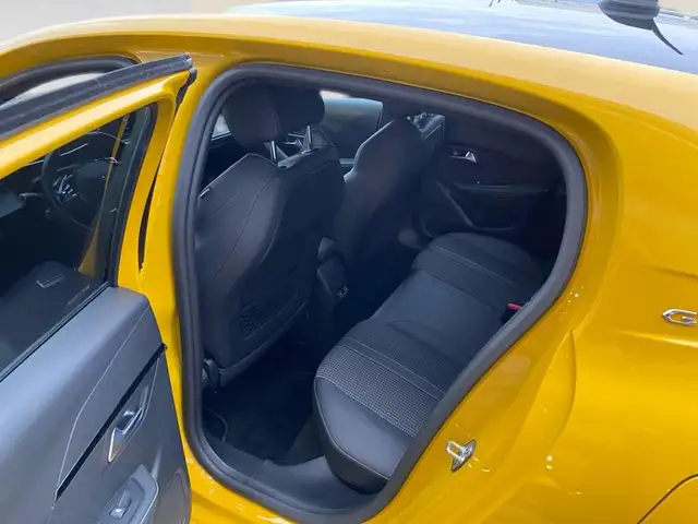 Peugeot 208 view 8