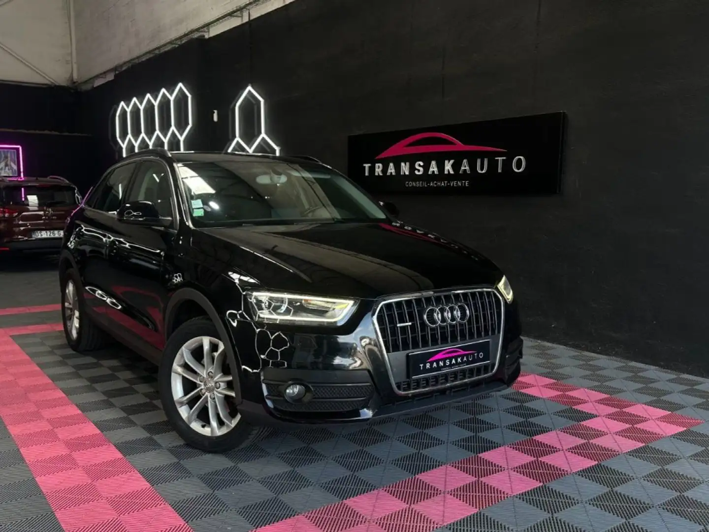 Audi Q3 2.0 TDI 177 ch Quattro Ambiente PHASE 2 S tronic 7 ~ Climatisation automatique bi-zone ~ Écran multimédia ~ Radars AR Noir - 1