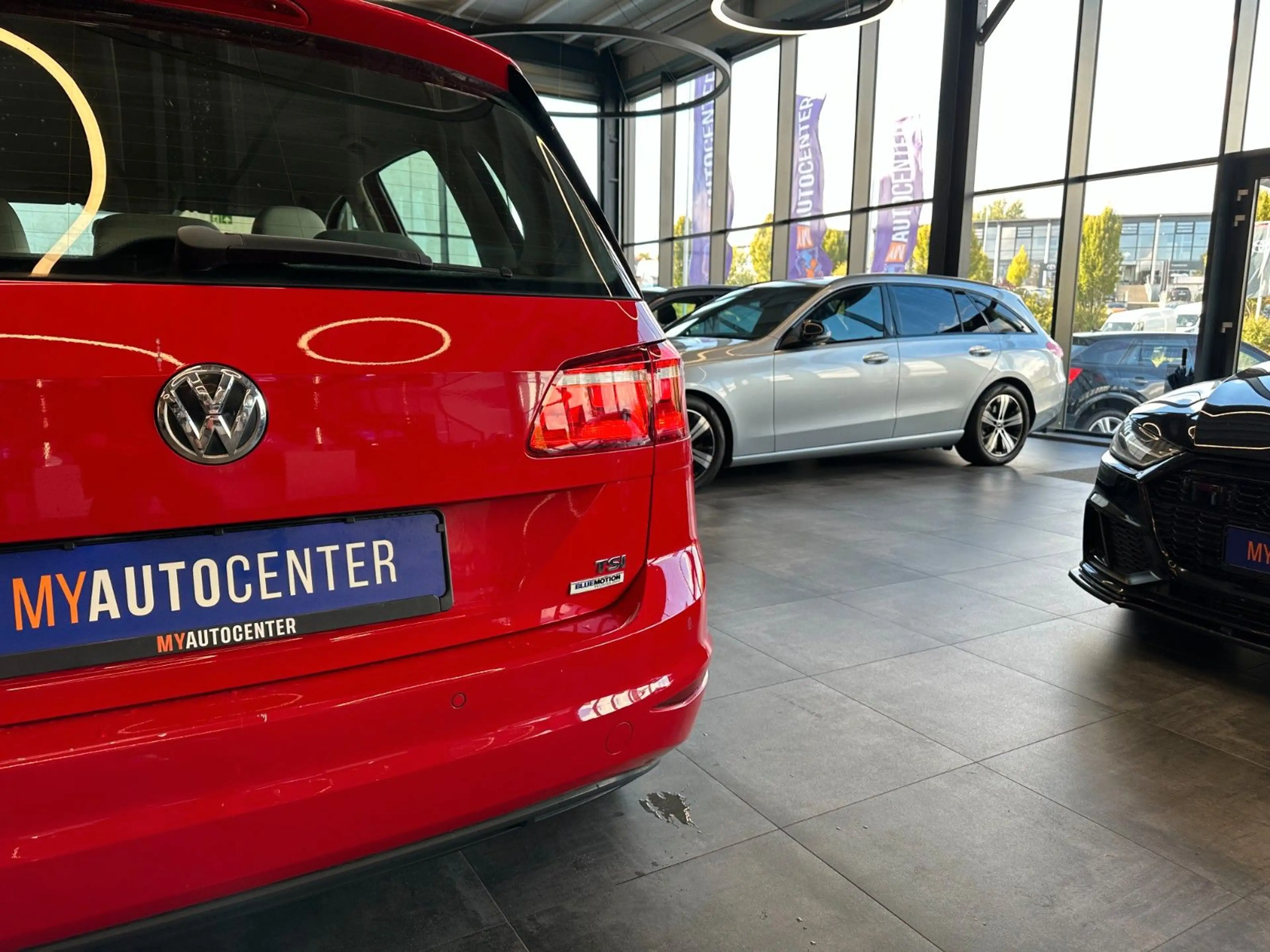 Volkswagen Golf Sportsvan *TEMPO*NAV*PDC*CAM*2-ZONEN*AHK* — photo 25