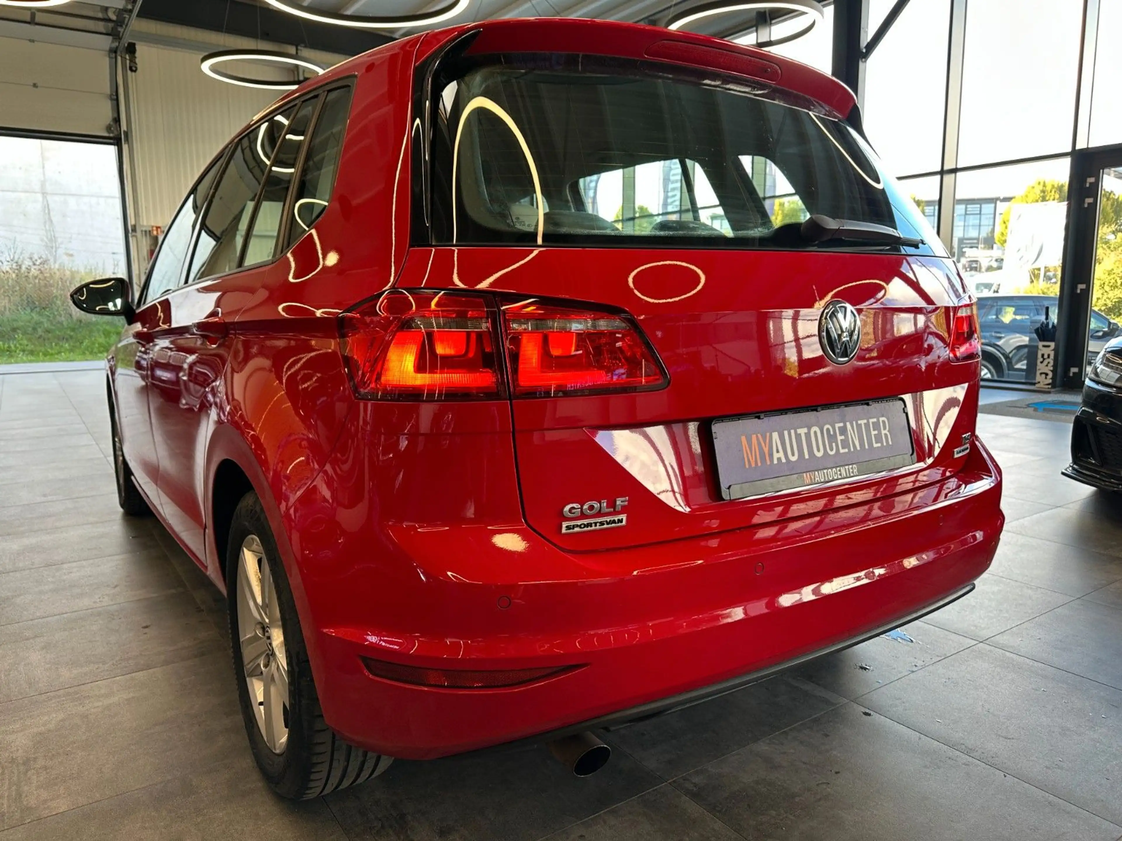 Volkswagen Golf Sportsvan *TEMPO*NAV*PDC*CAM*2-ZONEN*AHK* — photo 5
