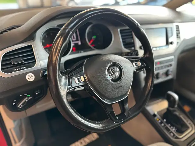 Volkswagen Golf Sportsvan view 11